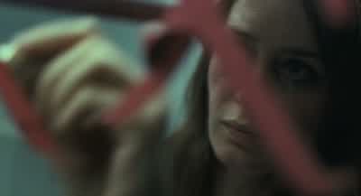 Come here for one second. - The Girl on the Train