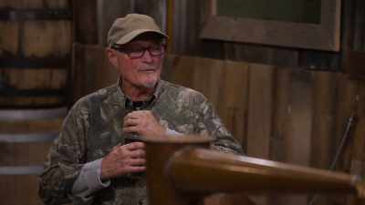 Come here, howard, - Moonshiners: Master Distiller