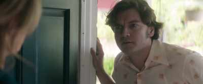 Come here. I'm right here. - Inside Man