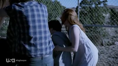 - Come here. - Lay down... - Dig