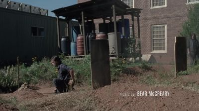 Come here, sweetheart. - The Walking Dead