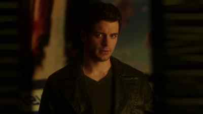 - Come here.
- What's up? - Dark Matter