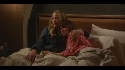Come here, you. - Dead to Me
