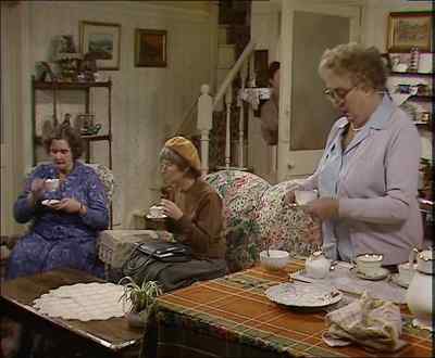 Come in, Barry.
It's his day off. - Last of the Summer Wine