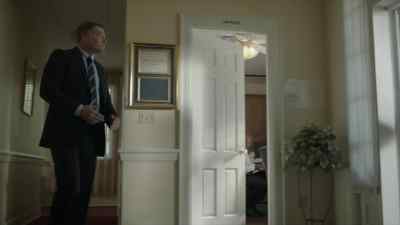 Come in.
Ms. Patterson? - Mr. Mercedes