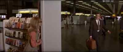 - Come now.
- I have a gift. - The Executioner