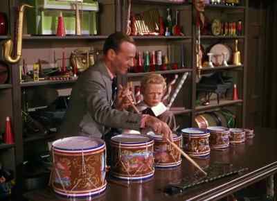 Come on. Alley-oop. Now we go. - Easter Parade