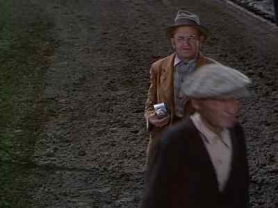 Come on back with him, George.
Go get him, Goldy. - The Story of Seabiscuit