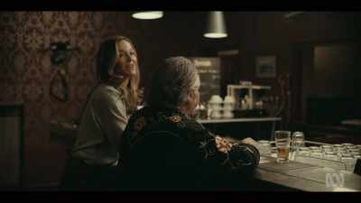 Come on, you beautiful big
horse! Oh, Jay. - Mystery Road: Origin