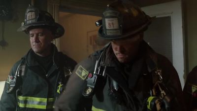 Come on, buddy.
You gotta go.
I can't. - Chicago Fire