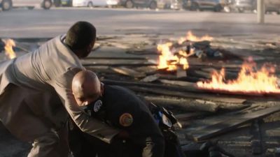 Come on, can you
stand? You good? - NCIS: New Orleans