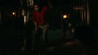 - Come on, come here.
- You're a traitor, Domeng. - Selina's Gold