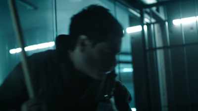 -Come on. Come on, come on.
We're doing it.
-No... (shouting) - The Passage