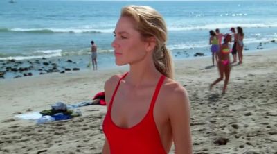 -COME ON.
COME ON, DON'T PULL. - Baywatch