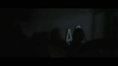 Come on, come on. Gentle. - Five Days at Memorial