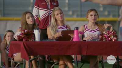 Come on, come on!
Say, "Let's go, Lions!" - The Secret Lives Of Cheerleaders