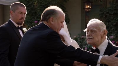 Come on, Dad, over here. - Shameless