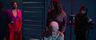 Come on, daddy, let's go home.
- He-- - All the Queen's Men