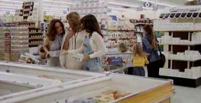 Come on, Daddy's waiting.
Yes, you may. Come on, come on. - The Stepford Wives