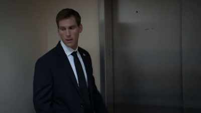 Come on, damn it.
Command, come back. - Tyler Perry's The Oval