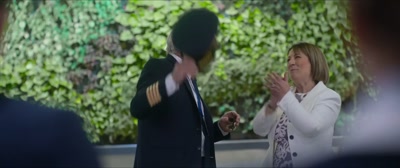 - Come on, don't keep quiet.
- Bravo! - The Extortion