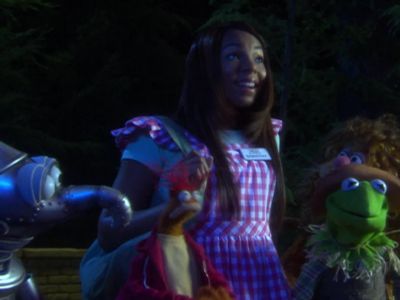 Come on Dorothy Let's get inside before this place is no longer cool - The Muppets' Wizard of Oz