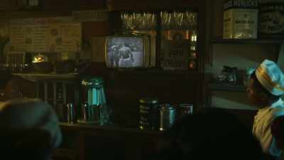 -Come on, Doug!
-Oh, that's it! - Godfather of Harlem