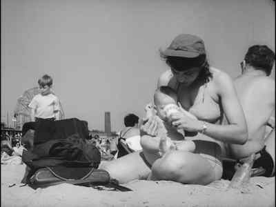 Come on, drink the water. - Little Fugitive