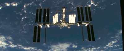 ♪ Come on everyone, come on everyone ♪ - The Wonderful: Stories from the Space Station
