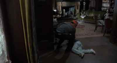 - Come on, Fool!
- Agh! What are you doin'? - The People Under the Stairs