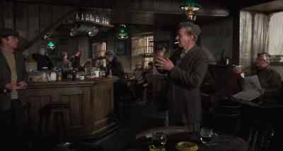 Come on, gentlemen. Drink up.
Let me have your glasses, please. - Straw Dogs