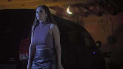 Come on, get in. - My Daughter's Deadly Roommates