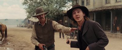 - Come on.
- Get off of me! - Cowboys &amp; Aliens
