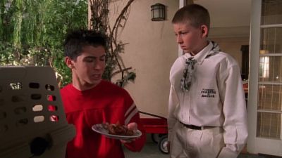 / Come on, Gordo.
/ One bite and the end. - Malcolm in the Middle