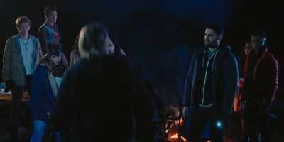 Come on, guys, it's dark, it's
scary, it's time to shoot, let's go! - GetAWAY