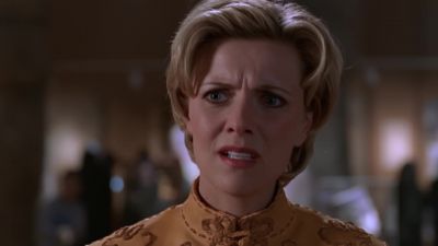 Come on! Help me with this. - Stargate SG-1