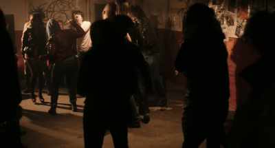 ♪ Come on here, baby
put your stain up on my hips - Bit