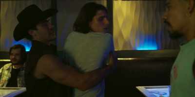 Come on.
Here, right there
and let'’s go. - My Fake Boyfriend