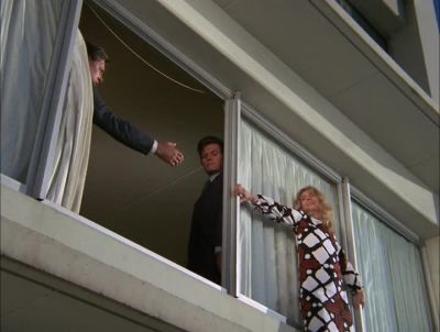 COME ON, HONEY.
COME ON. - Hawaii Five-0