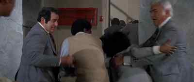 Come on, hurry up.
Hurry up. Come on. - Earthquake