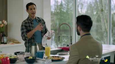 Come on, I actually wanted
to talk to you about this, - You're Bacon Me Crazy