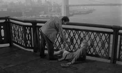 Come on. I can't stay here all day. - Something Wild