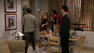 Come on I'll show you the kitchen - Friends