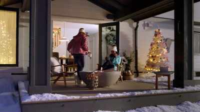 - Come on.
- I'm coming, okay. - Merry Magic Christmas