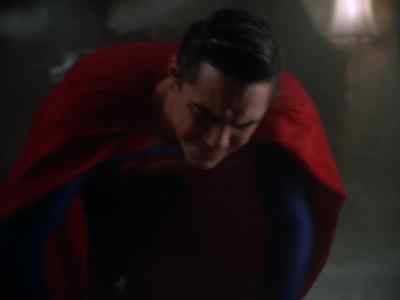 Come on. I'm gonna get you out. - Lois & Clark: The New Adventures of Superman