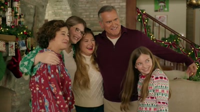 - Come on in! Come on!
- All right. - My Southern Family Christmas