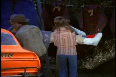 - Come on in.
- Wheel him around here. - Eat My Dust