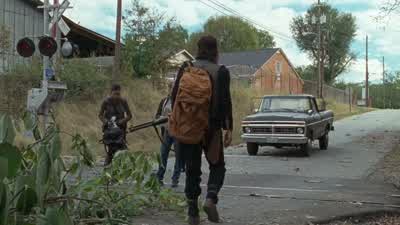 Come on, it's clear. - The Walking Dead