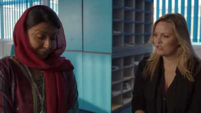 Come on, it's time
for Ackley's Greatest Talent. - Ackley Bridge