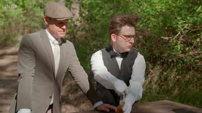- Come on, John.
- Come on. - The Traitors